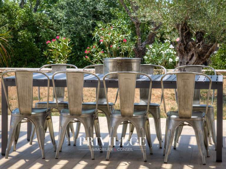 Villa Aups - 3 chambres - 151m²
