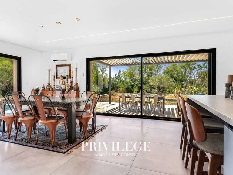 Villa Aups - 3 chambres - 151m²