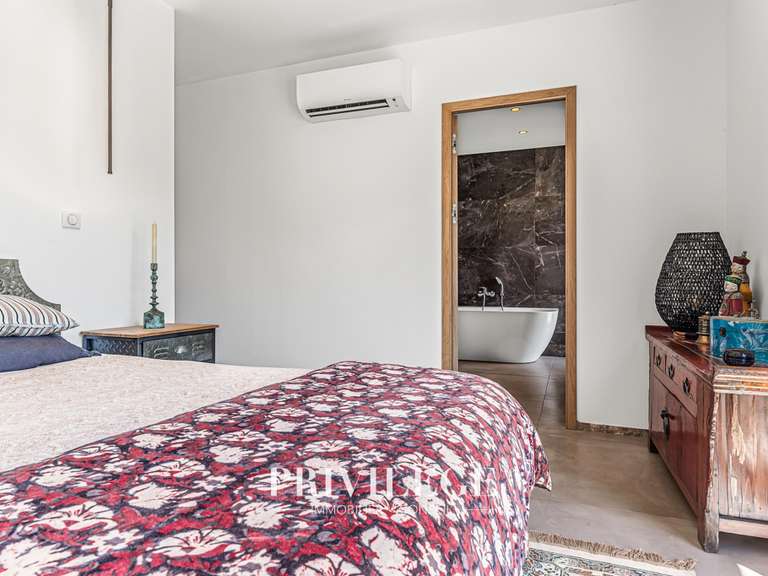 Villa Aups - 3 chambres - 151m²