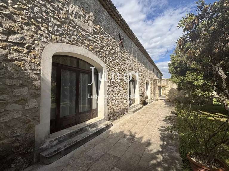 Maison Aureille - 500m²