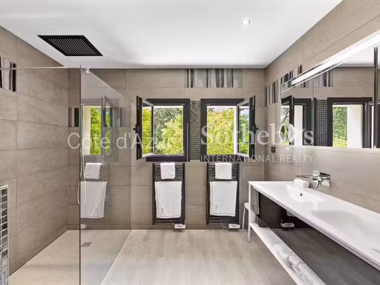 Maison Auribeau-sur-Siagne - 5 chambres - 245m²