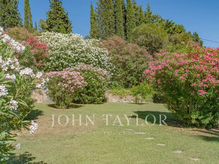 Propriété Auribeau-sur-Siagne - 4 chambres - 195m²