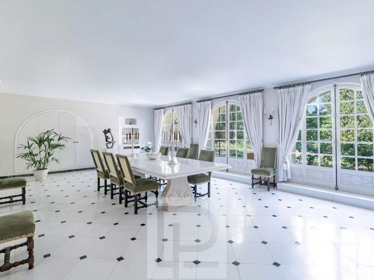 Propriété Auribeau-sur-Siagne - 8 chambres - 1000m²