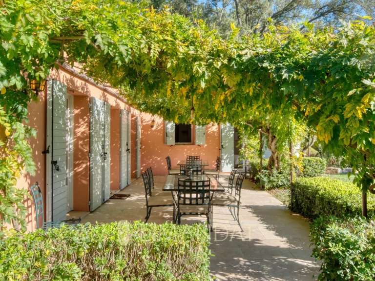 Villa Auribeau-sur-Siagne - 6 bedrooms - 237m²