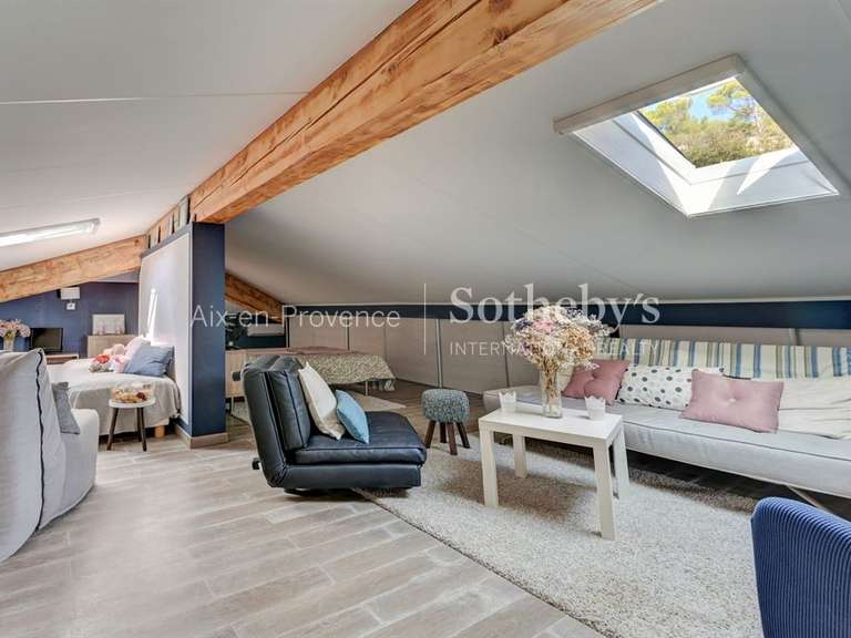 Maison Auriol - 3 chambres - 272m²