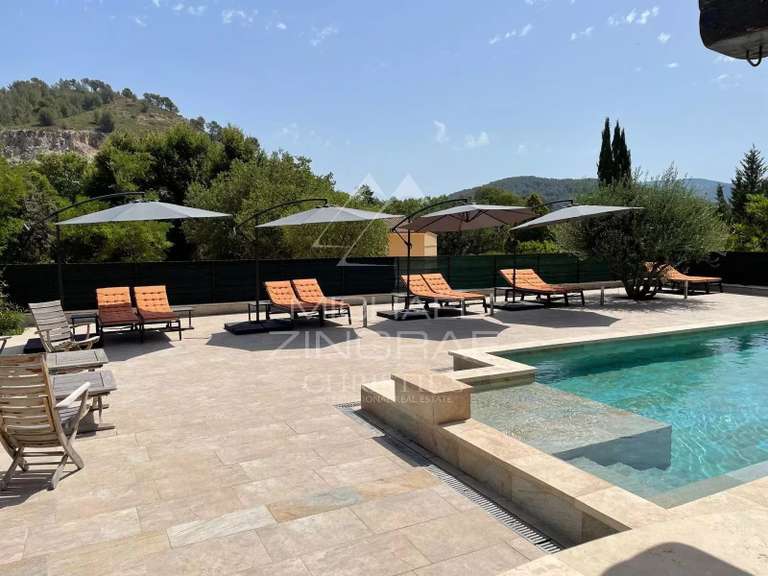 Maison Auriol - 8 chambres - 361m²