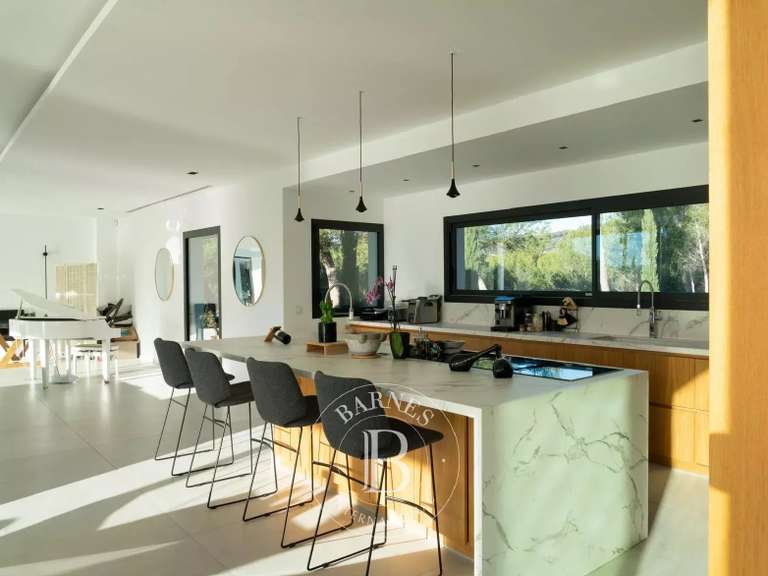 Villa Auriol - 6 chambres - 15000m²