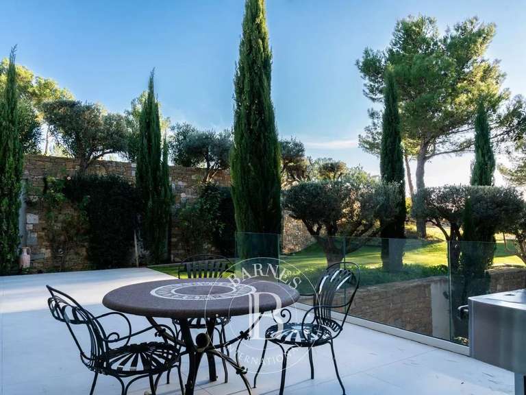 Villa Auriol - 6 chambres - 15000m²
