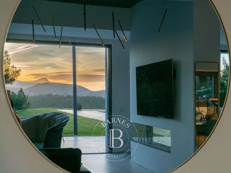 Villa Auriol - 6 chambres - 15000m²