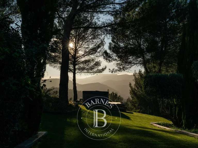 Villa Auriol - 6 chambres - 15000m²