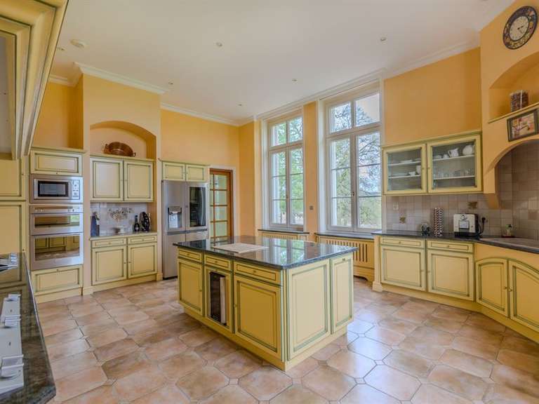 Castle Autun - 10 bedrooms - 1100m²