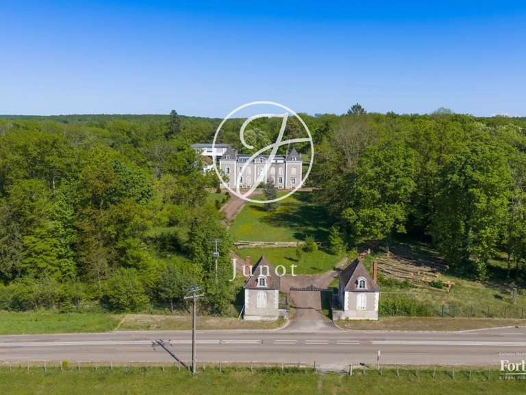 Château Autun - 2400m²