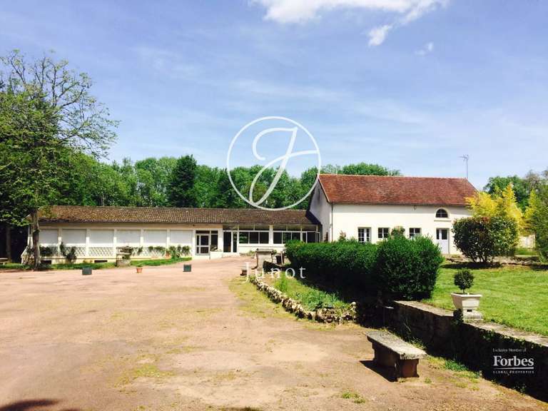 Castle Autun - 2400m²