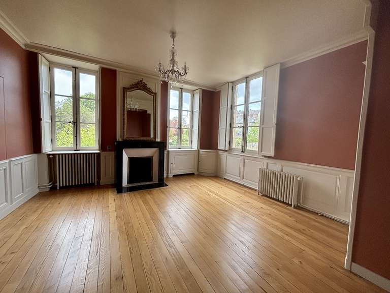 Hôtel particulier Autun - 7 chambres - 420m²