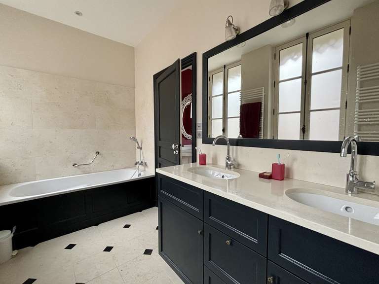 Hôtel particulier Autun - 7 chambres - 420m²