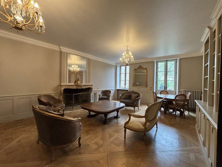 Hôtel particulier Autun - 7 chambres - 420m²