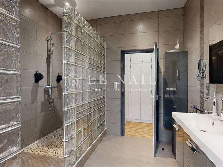 Hôtel particulier Autun - 8 chambres - 583m²