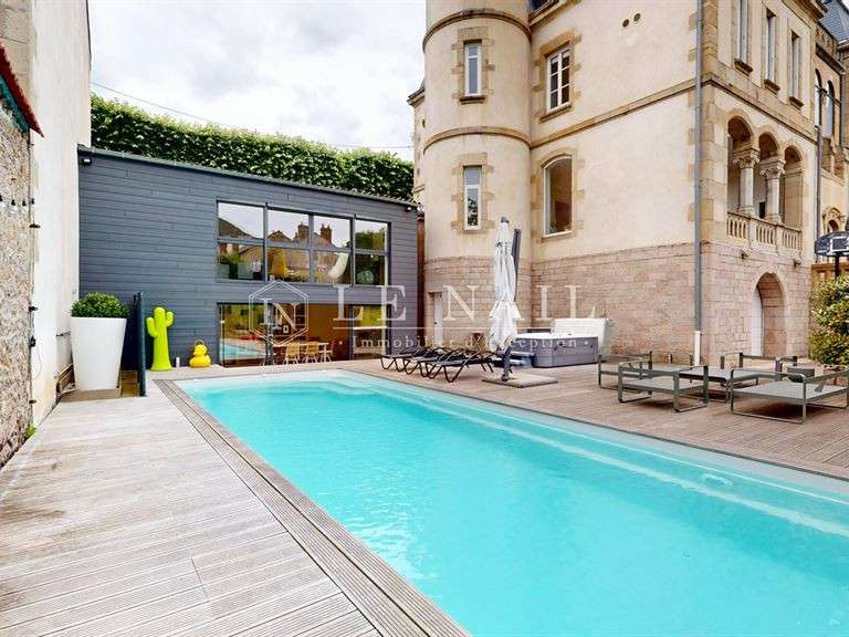 Hôtel particulier Autun - 8 chambres - 583m²