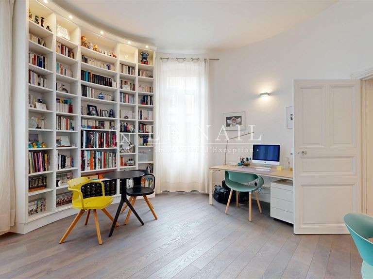 Hôtel particulier Autun - 8 chambres - 583m²