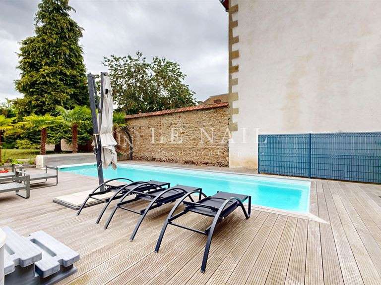 Hôtel particulier Autun - 8 chambres - 583m²