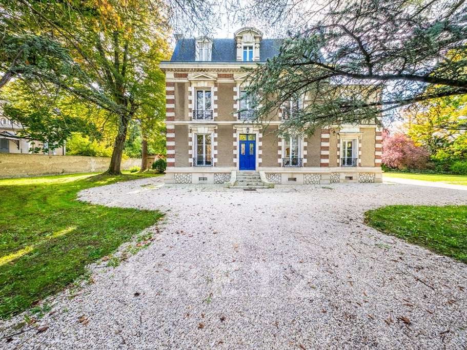 House Auxerre
