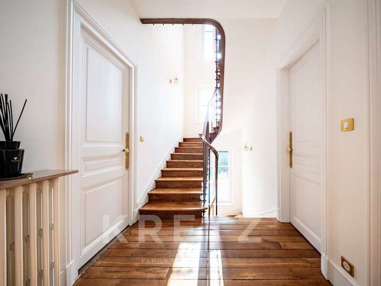 House Auxerre - 7 bedrooms - 400m²