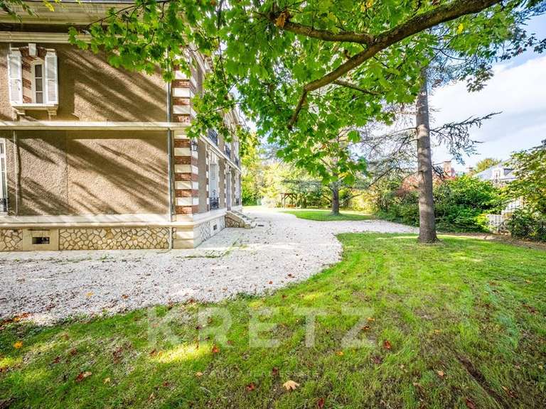 House Auxerre - 7 bedrooms - 400m²