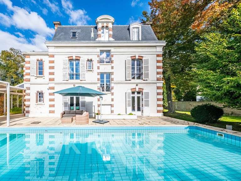 Maison Auxerre - 7 chambres - 324m²