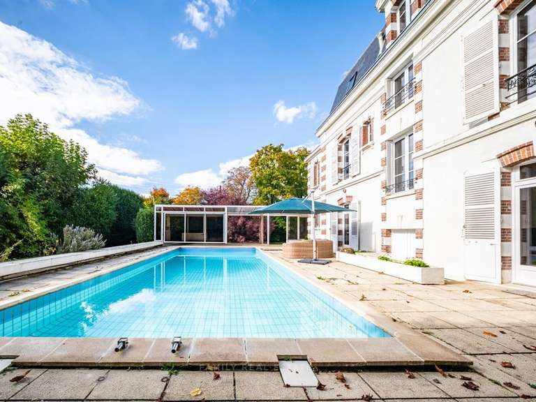 House Auxerre - 7 bedrooms - 400m²