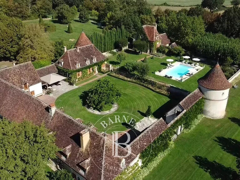 Sale Property Auxerre - 19 bedrooms