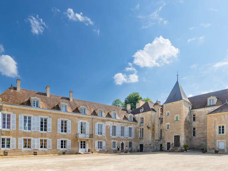 Château Avallon - 25 chambres - 1700m²