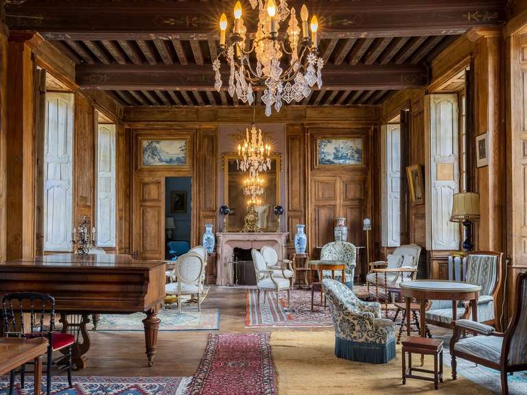 Château Avallon - 25 chambres - 1700m²