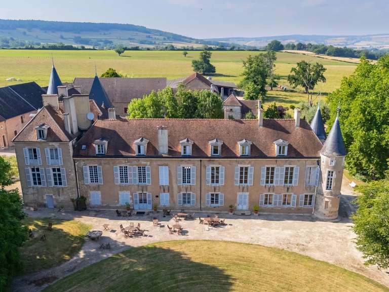 Château Avallon - 25 chambres - 1700m²
