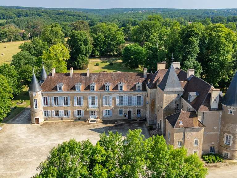 Château Avallon - 25 chambres - 1700m²