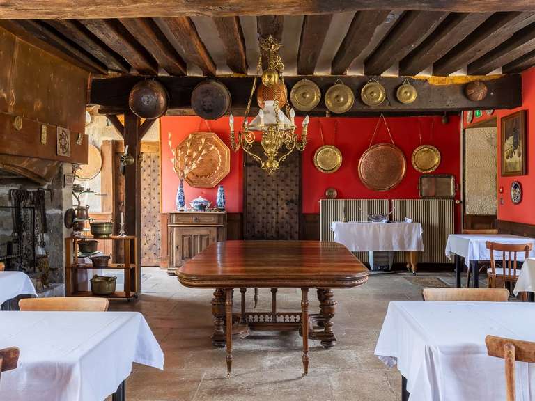 Château Avallon - 25 chambres - 1700m²