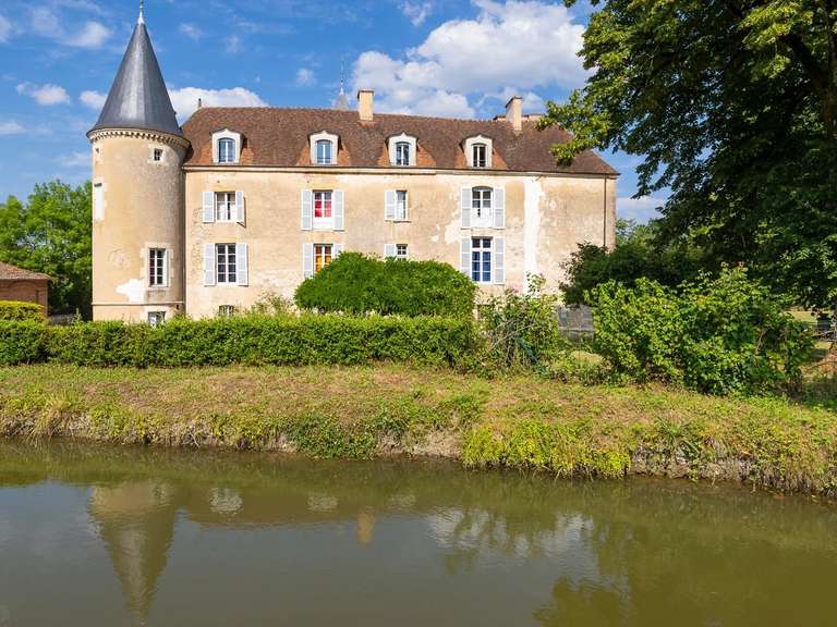 Château Avallon - 25 chambres - 1700m²