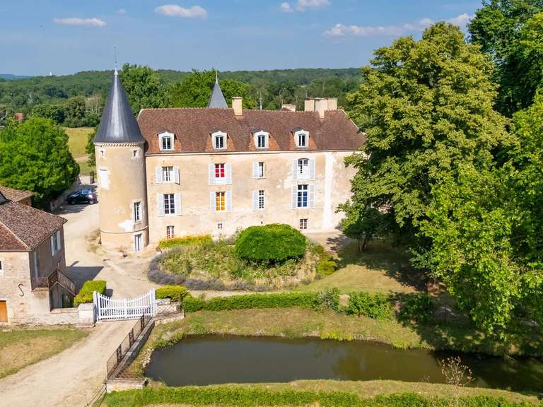 Château Avallon - 25 chambres - 1700m²