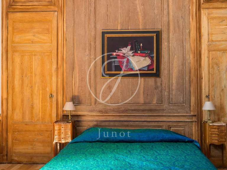 Castle Avallon - 25 bedrooms - 1700m²