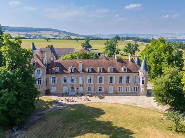 Château Avallon - 25 chambres - 1700m²