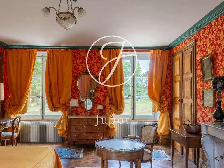 Château Avallon - 25 chambres - 1700m²