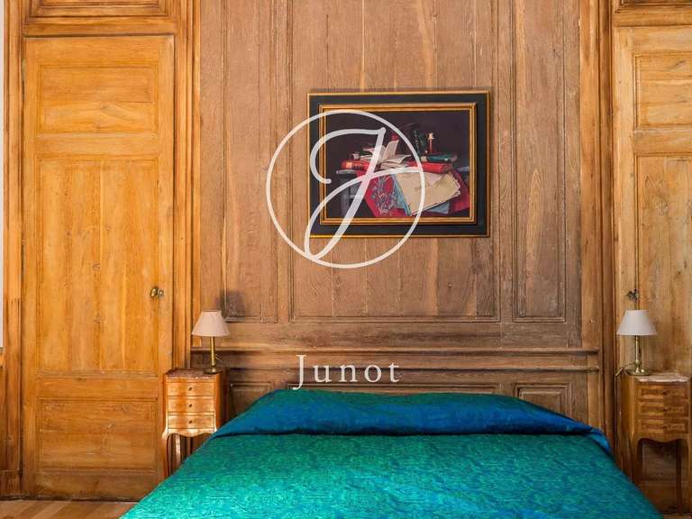 Château Avallon - 25 chambres - 1700m²