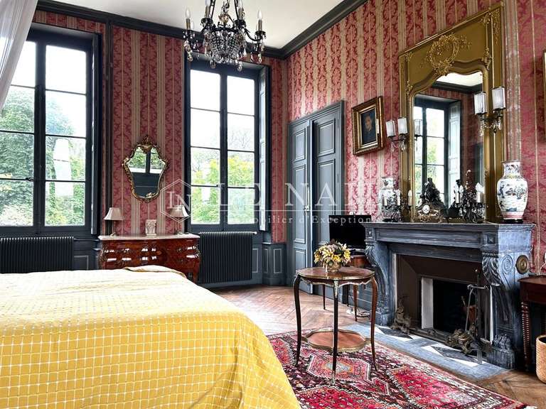 Château Avallon - 25 chambres - 1500m²