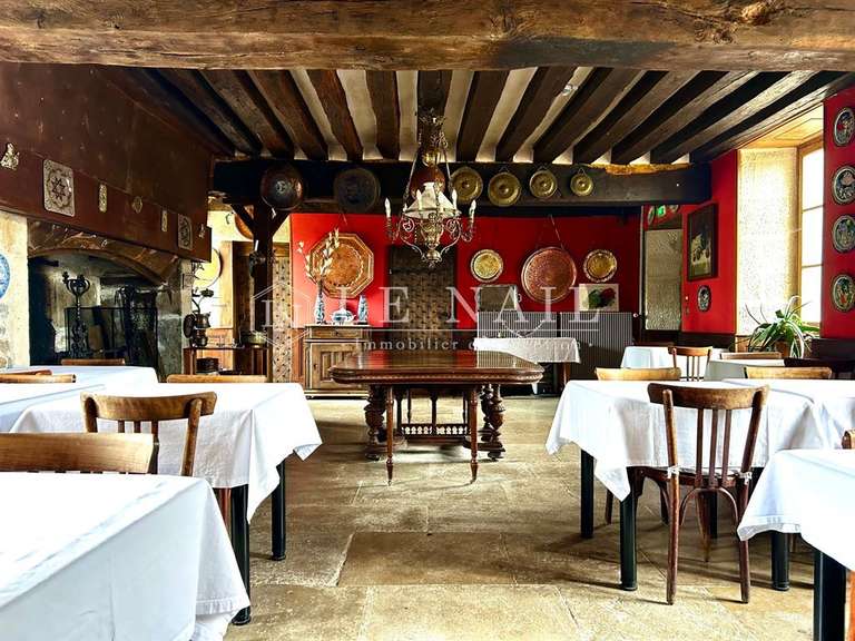 Château Avallon - 25 chambres - 1500m²
