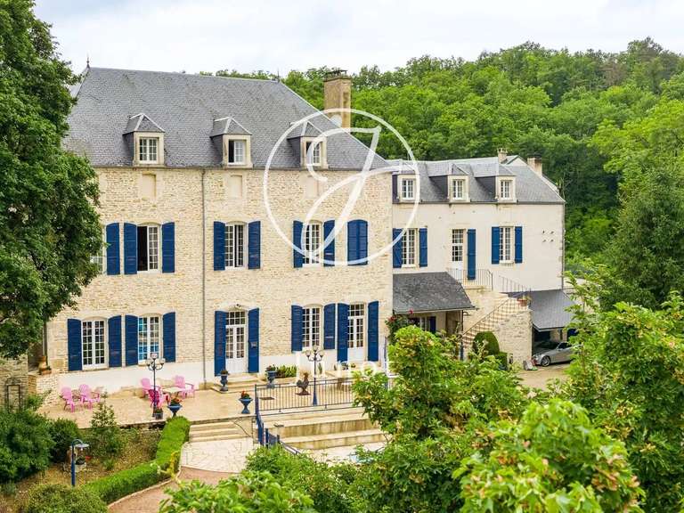 Propriété Avallon - 7 chambres - 2000m²