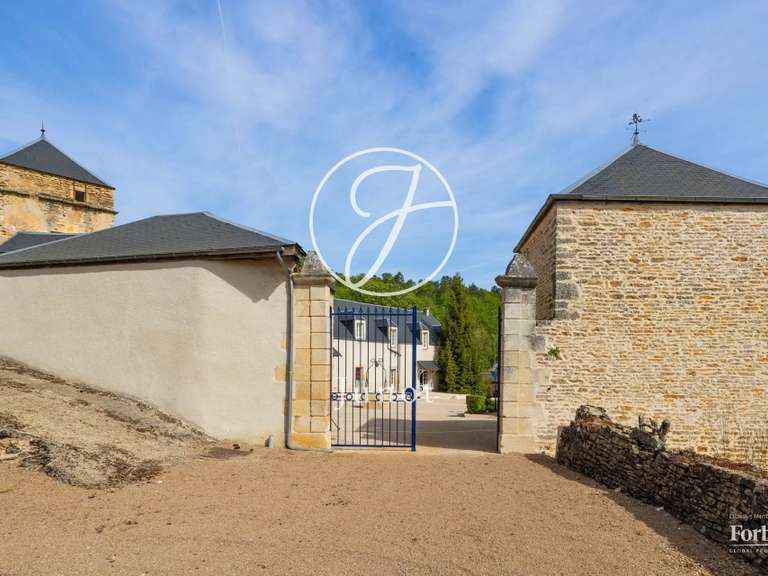 Propriété Avallon - 7 chambres - 2000m²