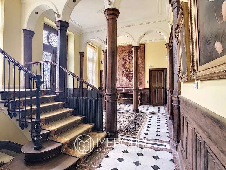 Château Avesnes-sur-Helpe - 2000m²