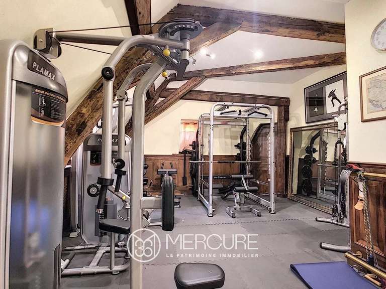 Château Avesnes-sur-Helpe - 2000m²