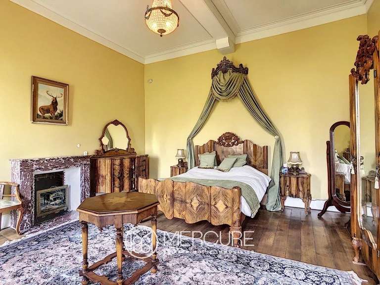 Château Avesnes-sur-Helpe - 2000m²