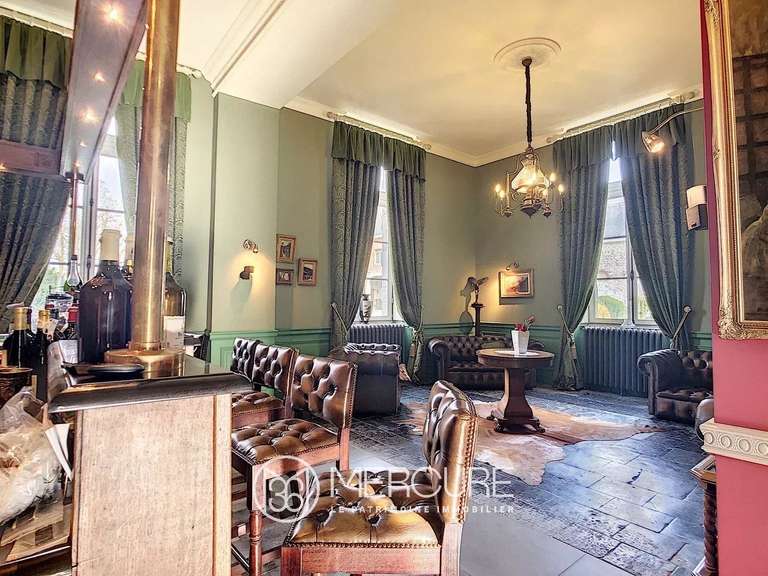 Château Avesnes-sur-Helpe - 2000m²