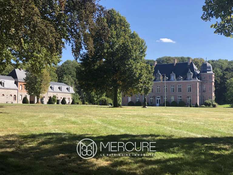 Château Avesnes-sur-Helpe - 2000m²